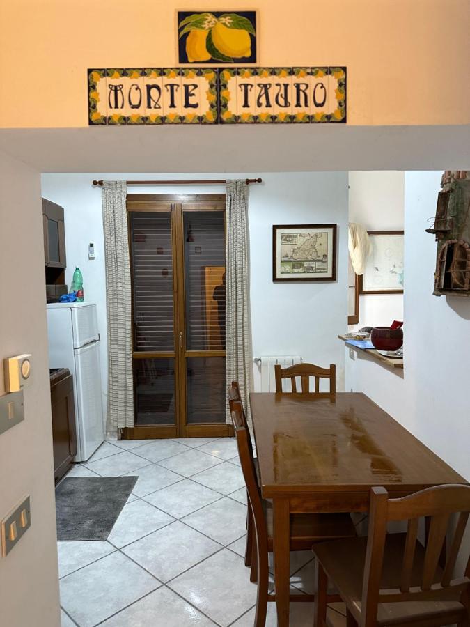 Monte Tauro Apartment Таормина Екстериор снимка